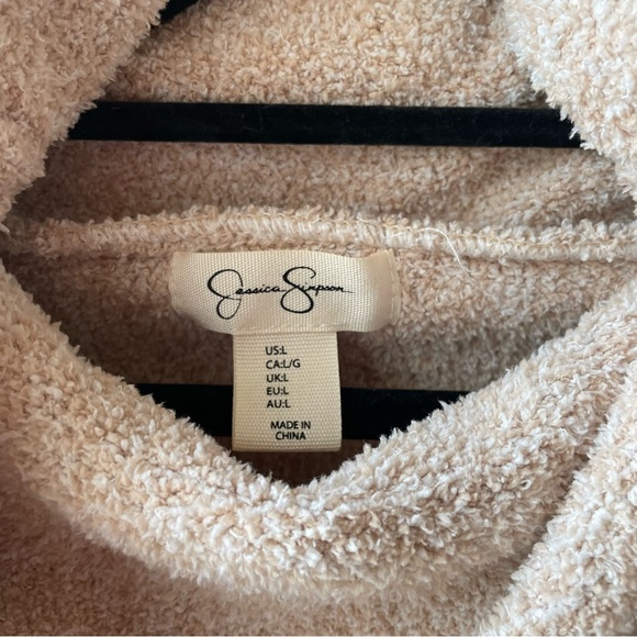 Jessica Simpson Large Sweater - Picture 3 of 4